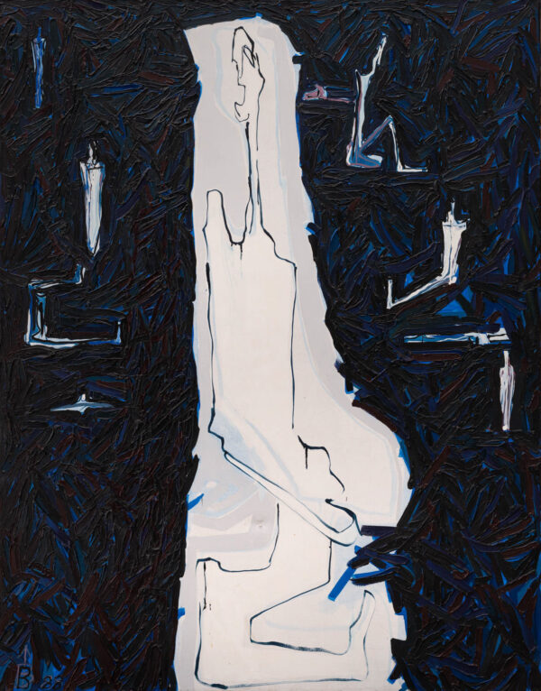 Obraz z białą, klęczącą figurą na granatowym, fakturalnym tle