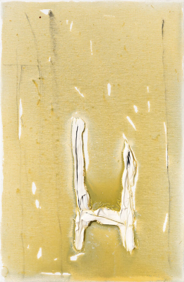 Obraz abstrakcyjny, złocisty z białym znakiem H pośrodku