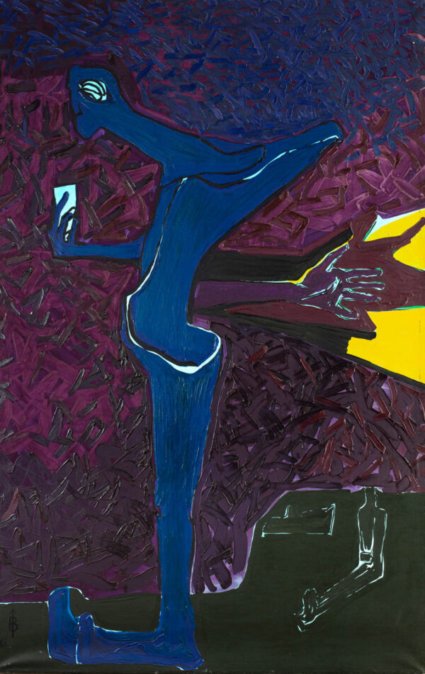 Figura z jedną nogą na ciemnym fioletowo-niebieskim tle