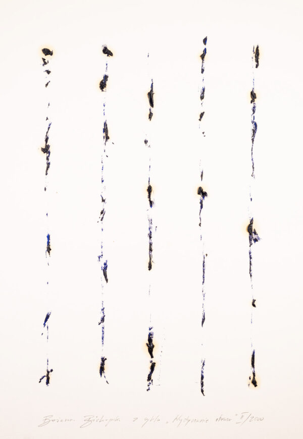 Papier pokryty pięcioma, pionowymi przerywanymi liniami farby