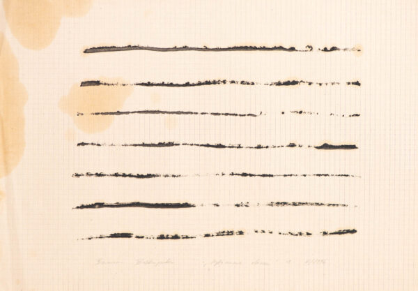 Papier w kratkę z poziomymi, czarnymi liniami z farby olejnej