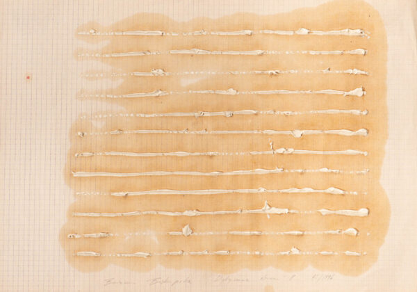 Papier w kratkę z poziomymi, białymi liniami z farby olejnej